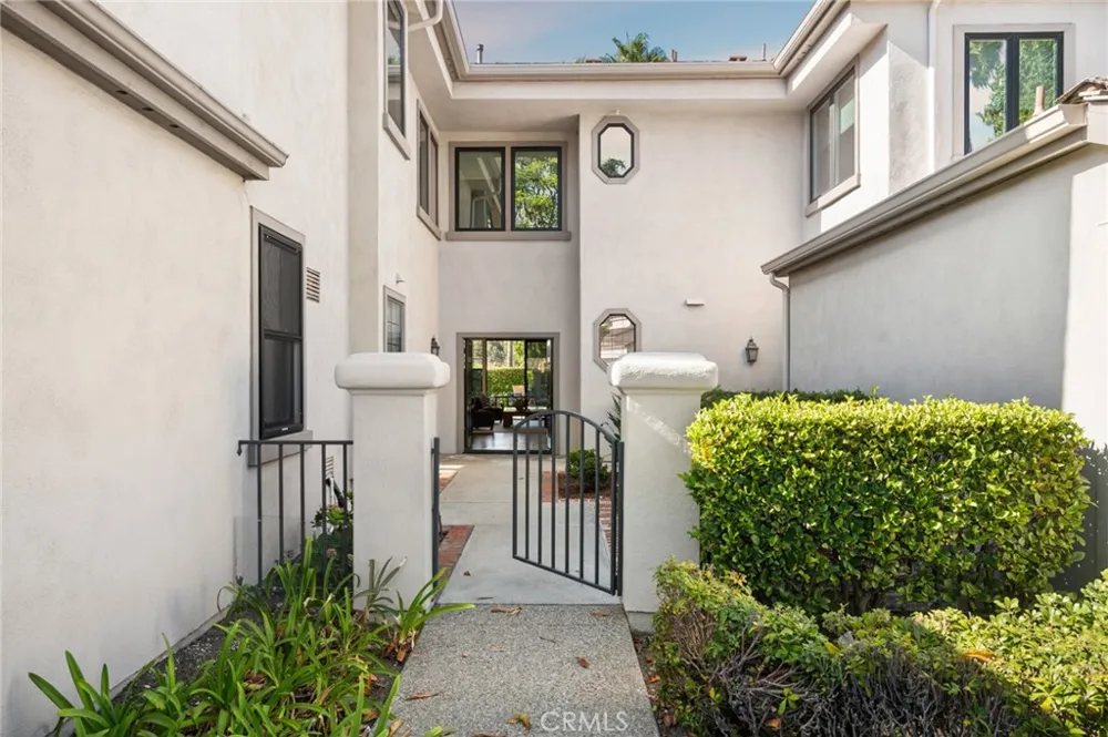 108 Ocean Vista Newport Beach, CA 92660