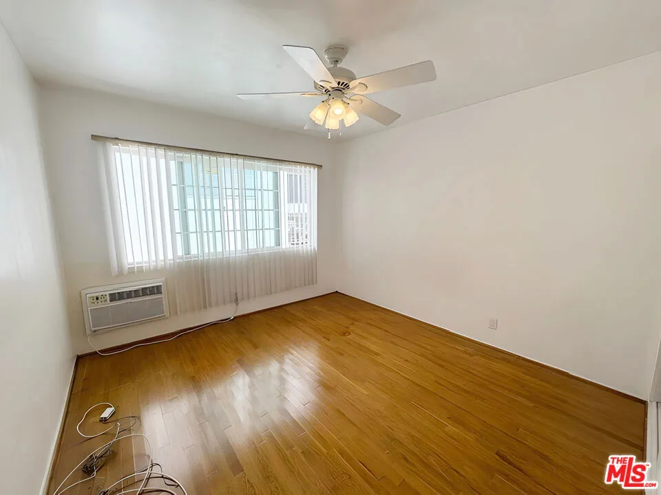 143 Hamilton Drive #F Beverly Hills, CA 90211