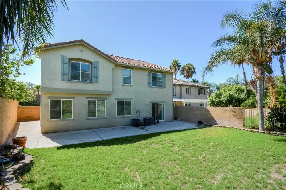 6184 Medinah Fontana, CA 92336