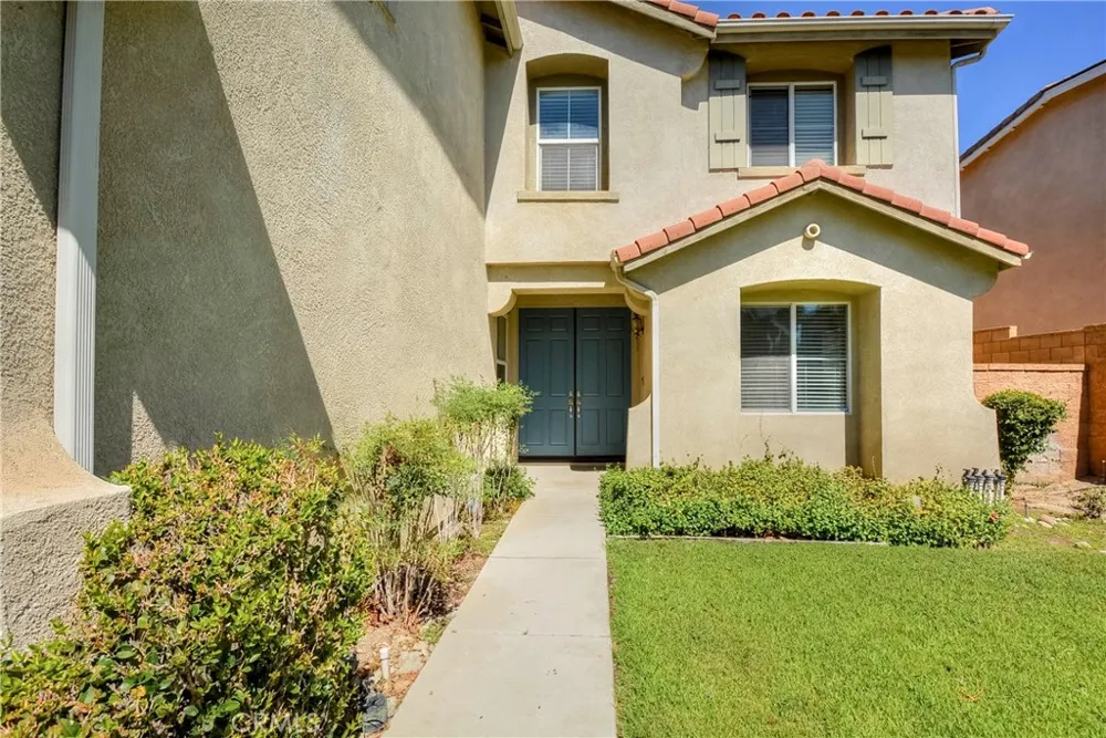 6184 Medinah Fontana, CA 92336