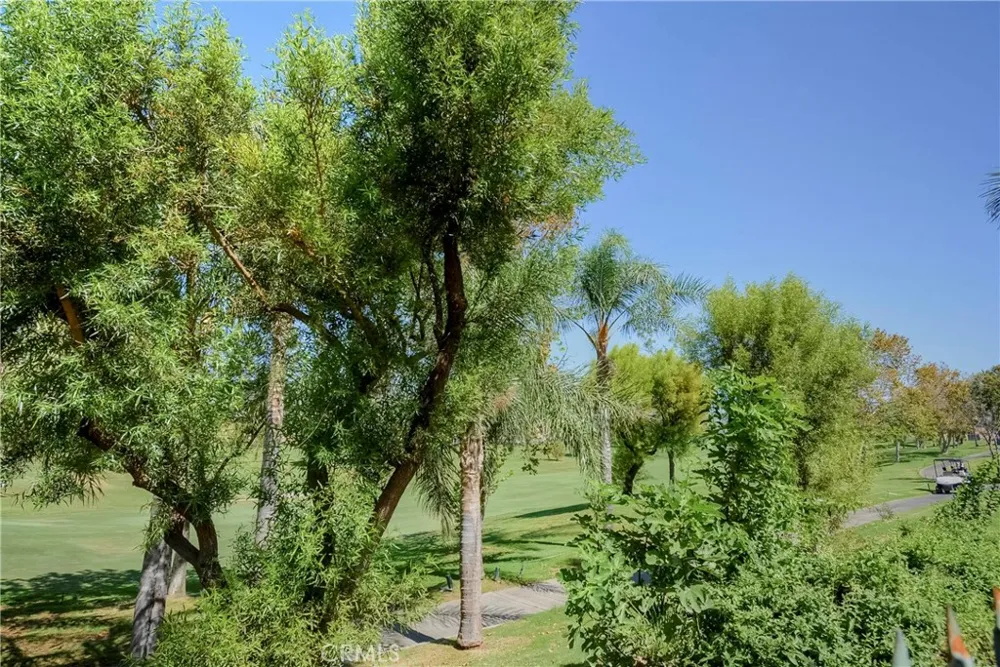 6184 Medinah Fontana, CA 92336
