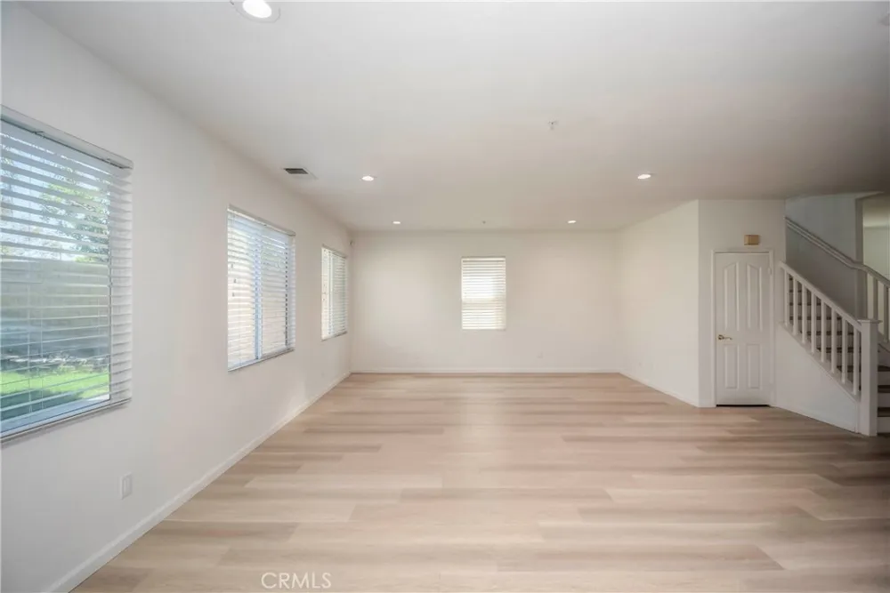 6184 Medinah Fontana, CA 92336