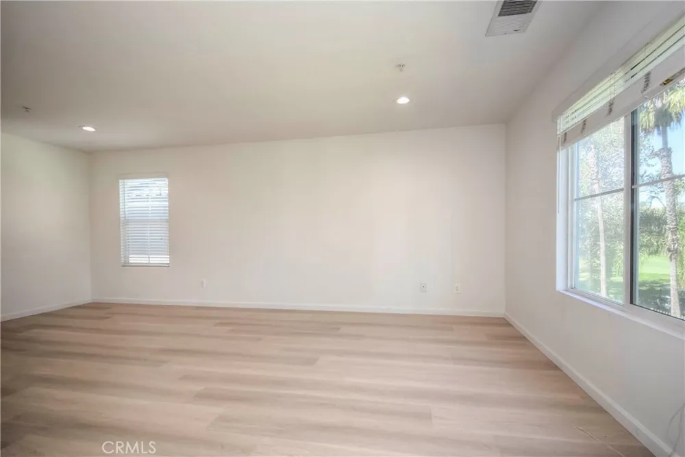 6184 Medinah Fontana, CA 92336