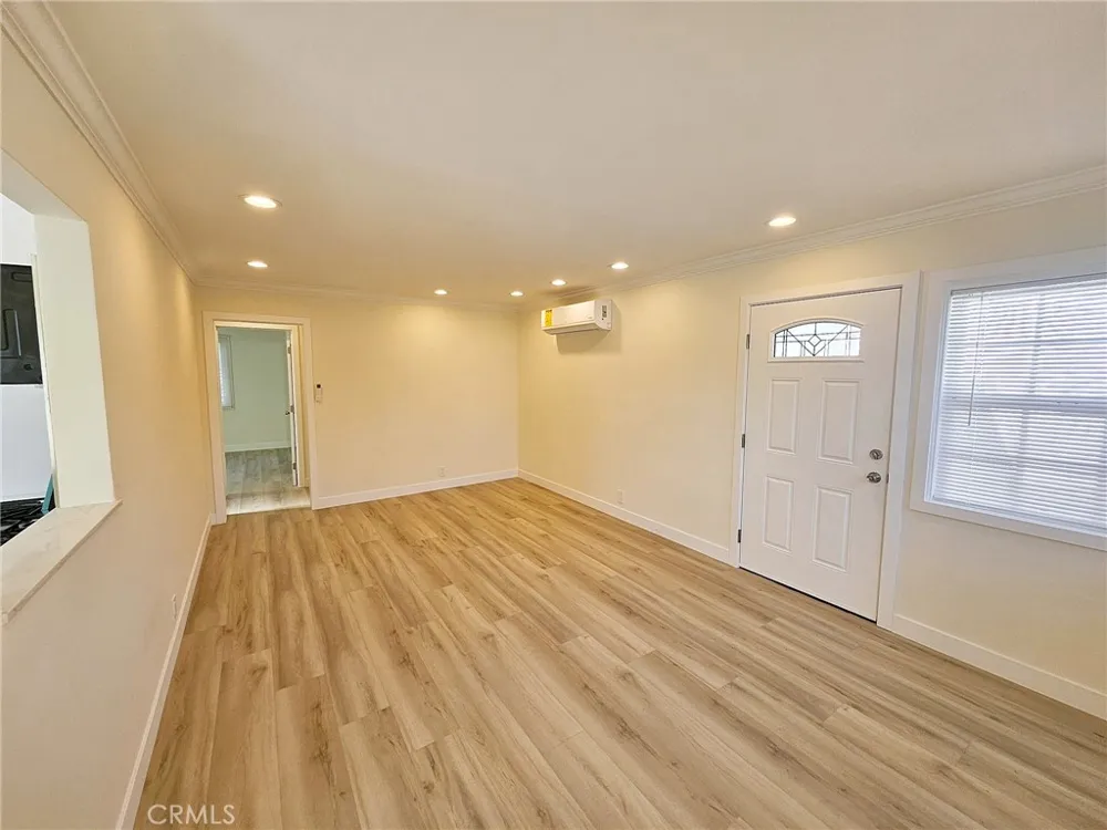 154 Adams Avenue Huntington Beach, CA 92648
