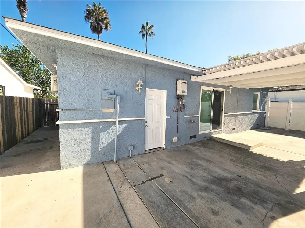 154 Adams Avenue Huntington Beach, CA 92648