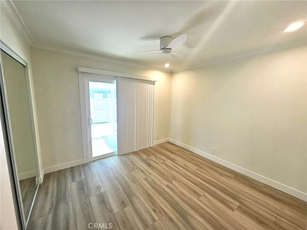 154 Adams Avenue Huntington Beach, CA 92648
