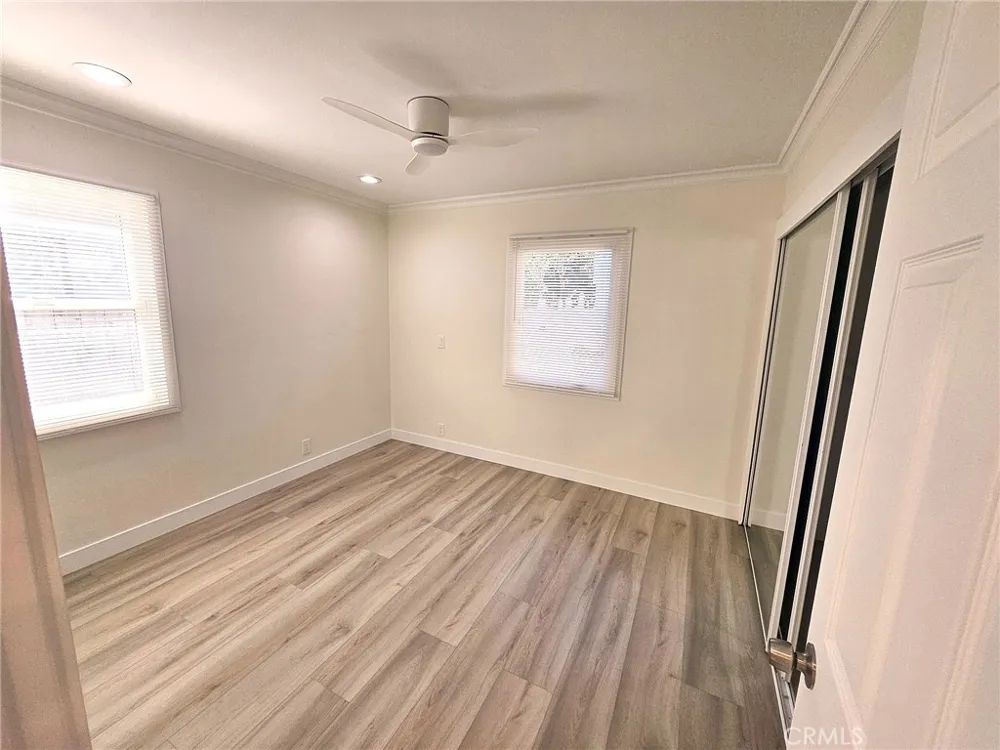 154 Adams Avenue Huntington Beach, CA 92648