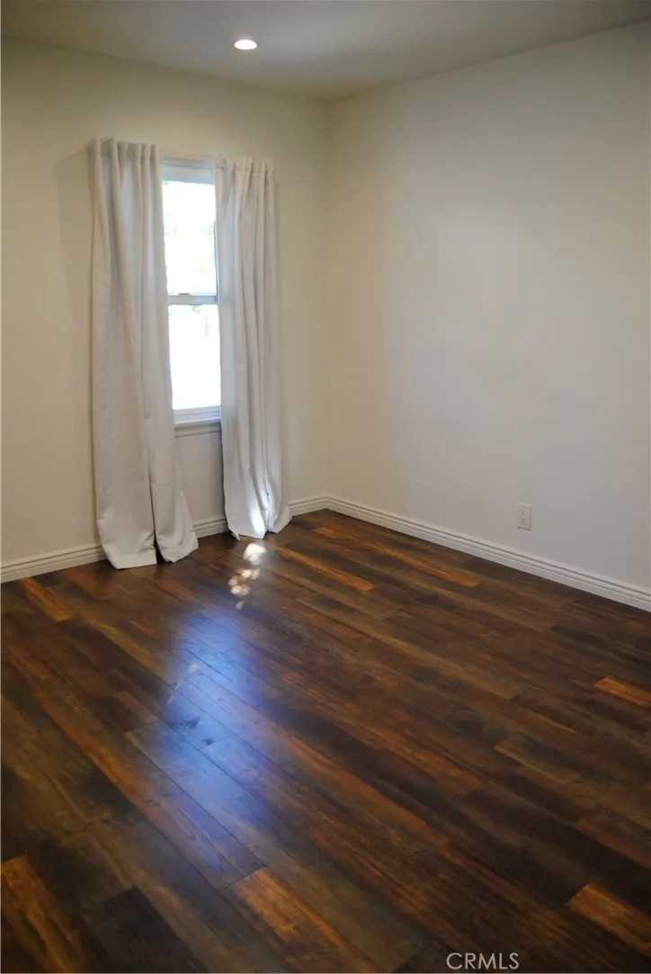 3121 Honolulu Avenue Glendale, CA 91214