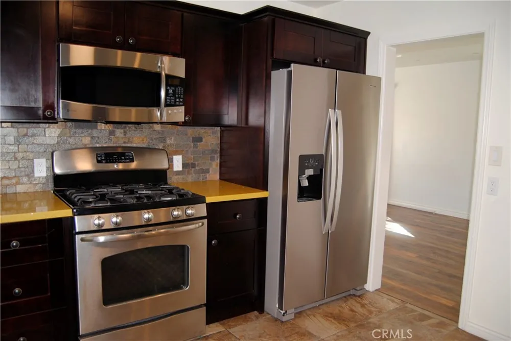 3121 Honolulu Avenue Glendale, CA 91214