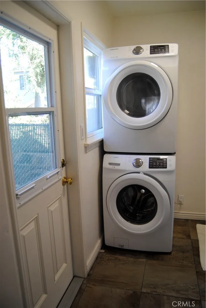 3121 Honolulu Avenue Glendale, CA 91214
