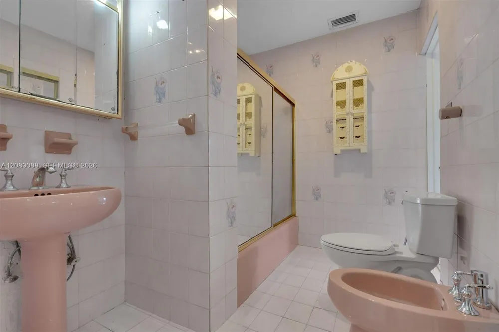 615 SW 62nd Ct Miami, FL 33144