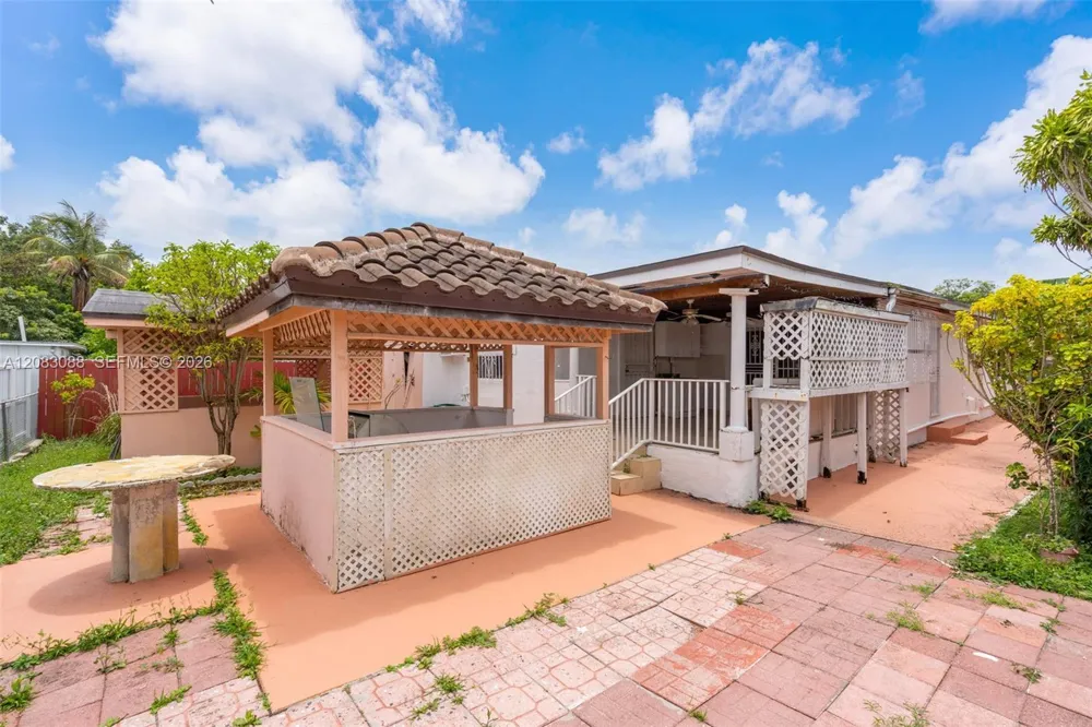 615 SW 62nd Ct Miami, FL 33144