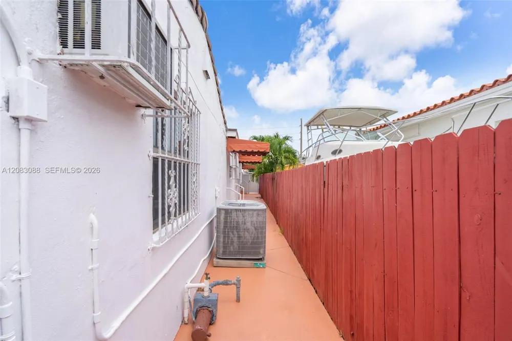 615 SW 62nd Ct Miami, FL 33144