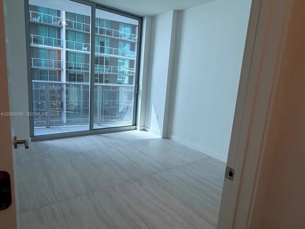 77 SE 5TH #1611 Miami, FL 33131