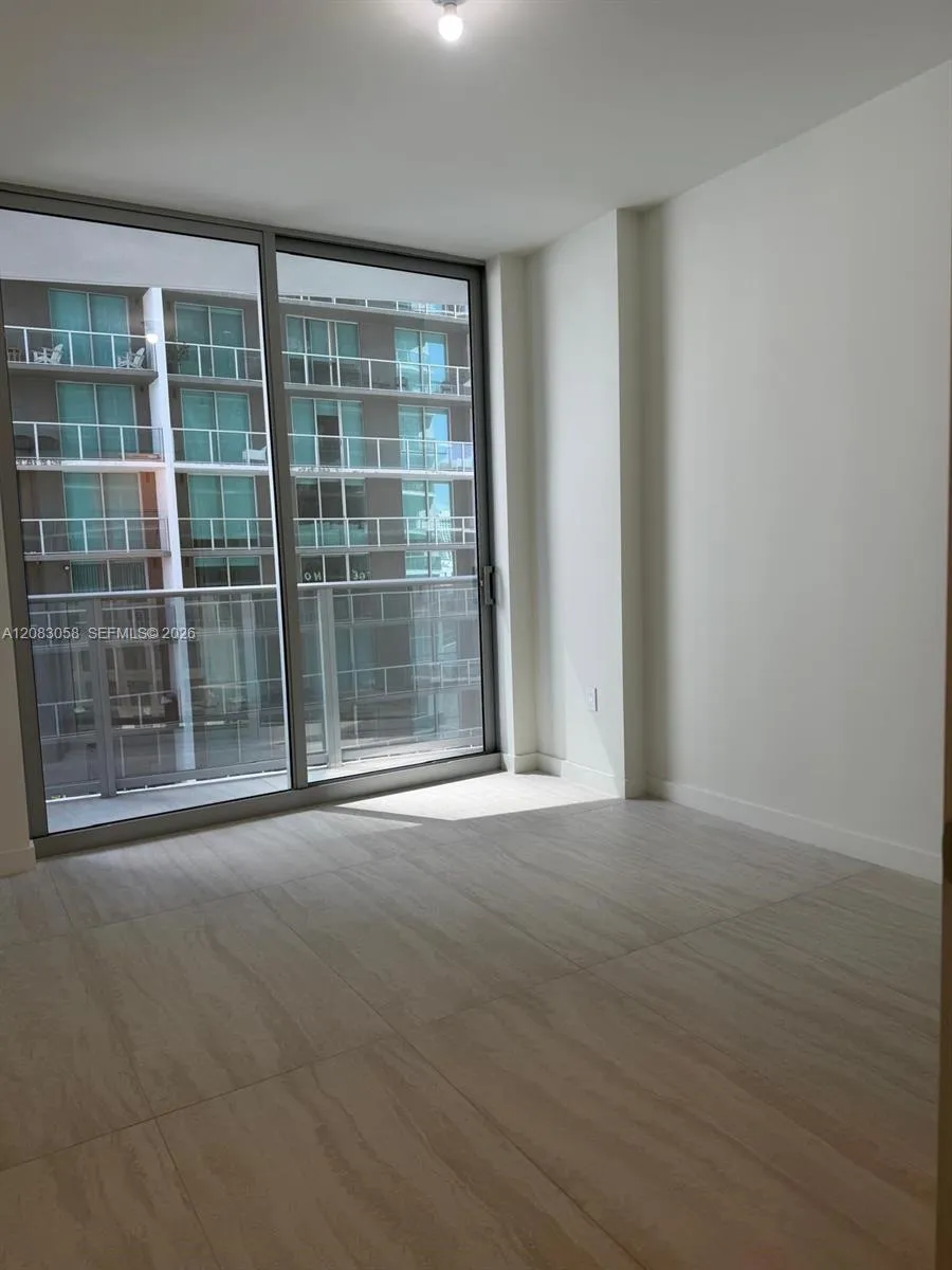 77 SE 5TH #1611 Miami, FL 33131