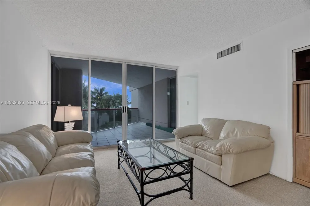 6767 Collins Ave #307 Miami Beach, FL 33141