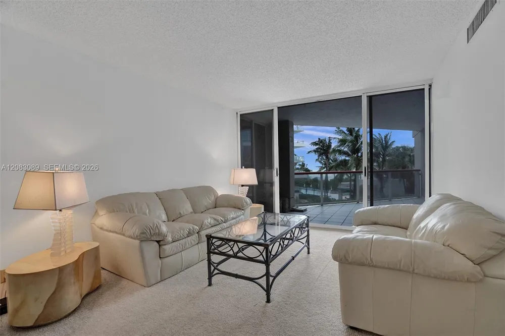 6767 Collins Ave #307 Miami Beach, FL 33141
