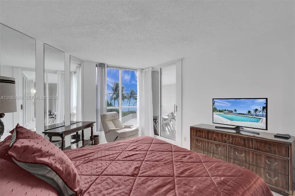 6767 Collins Ave #307 Miami Beach, FL 33141
