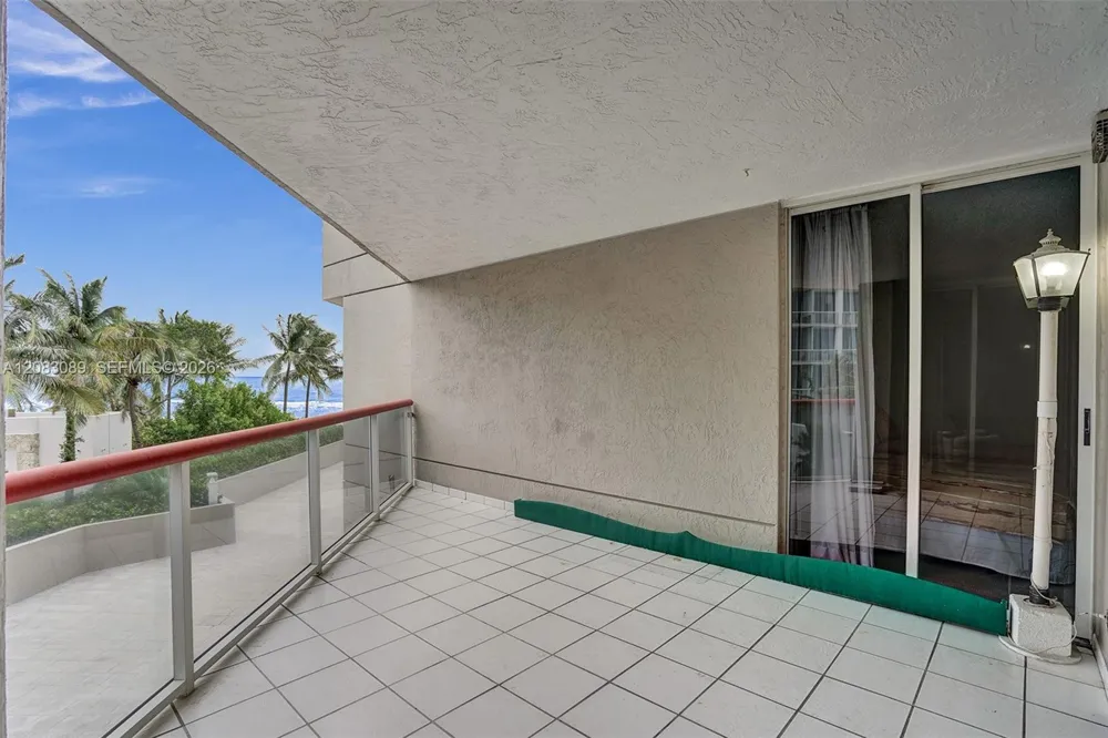 6767 Collins Ave #307 Miami Beach, FL 33141