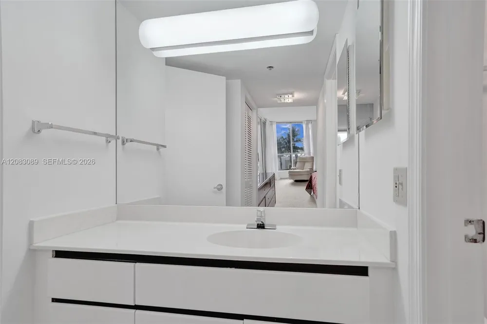 6767 Collins Ave #307 Miami Beach, FL 33141