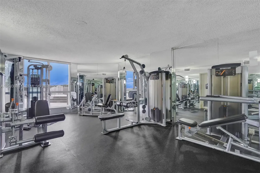 6767 Collins Ave #307 Miami Beach, FL 33141