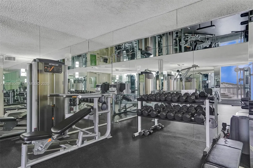 6767 Collins Ave #307 Miami Beach, FL 33141