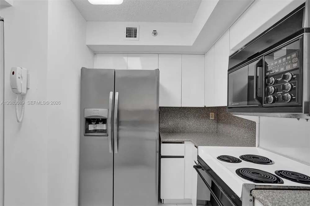 6767 Collins Ave #307 Miami Beach, FL 33141