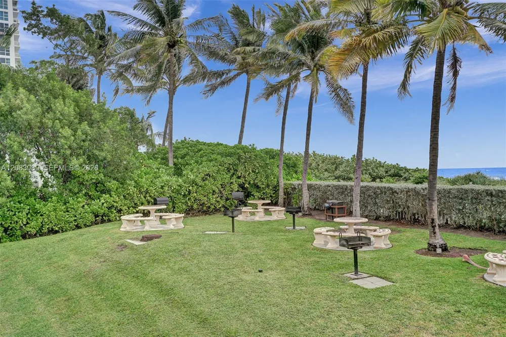 6767 Collins Ave #307 Miami Beach, FL 33141