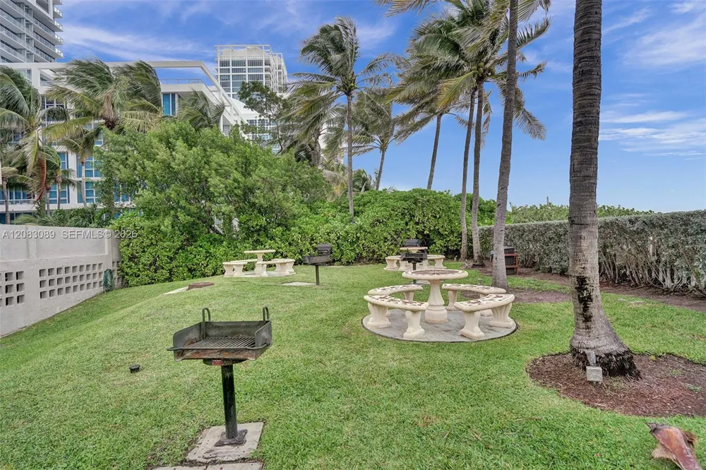 6767 Collins Ave #307 Miami Beach, FL 33141