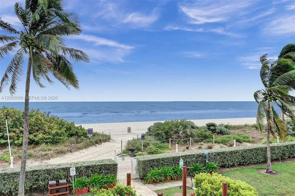 6767 Collins Ave #307 Miami Beach, FL 33141