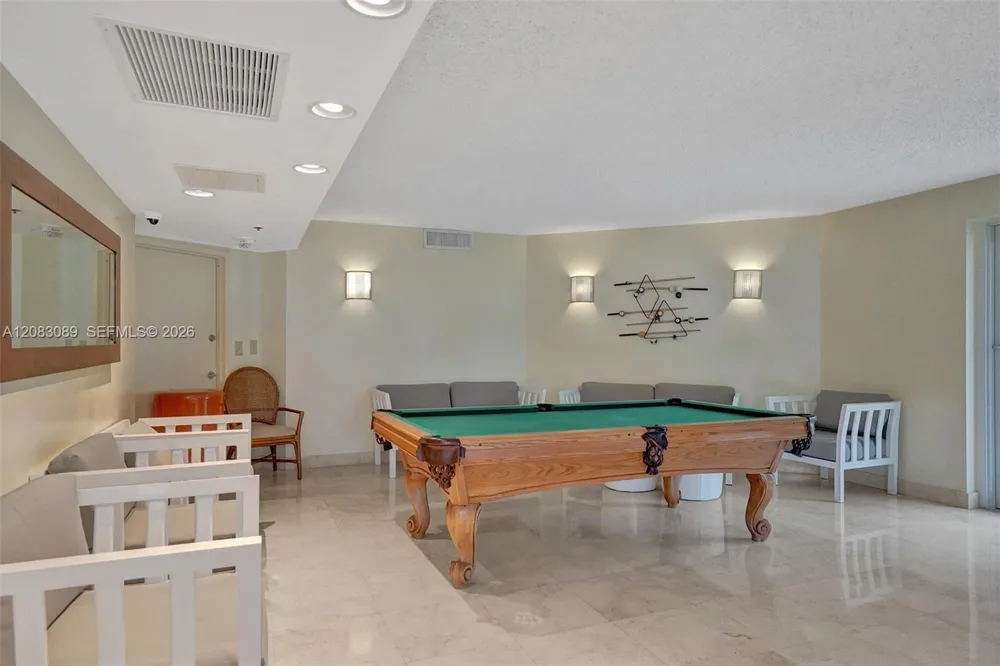 6767 Collins Ave #307 Miami Beach, FL 33141
