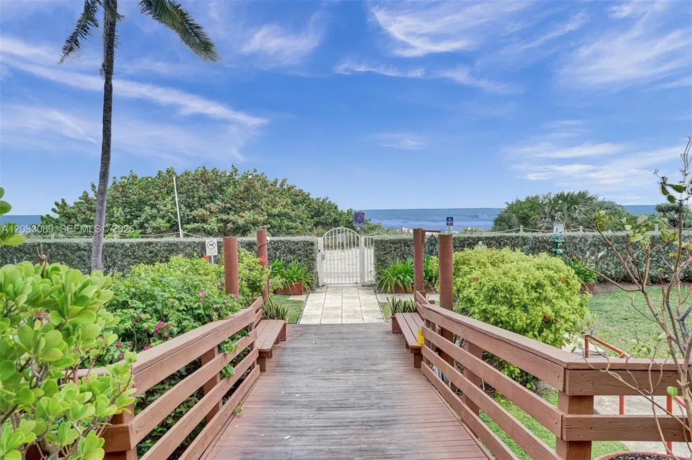 6767 Collins Ave #307 Miami Beach, FL 33141
