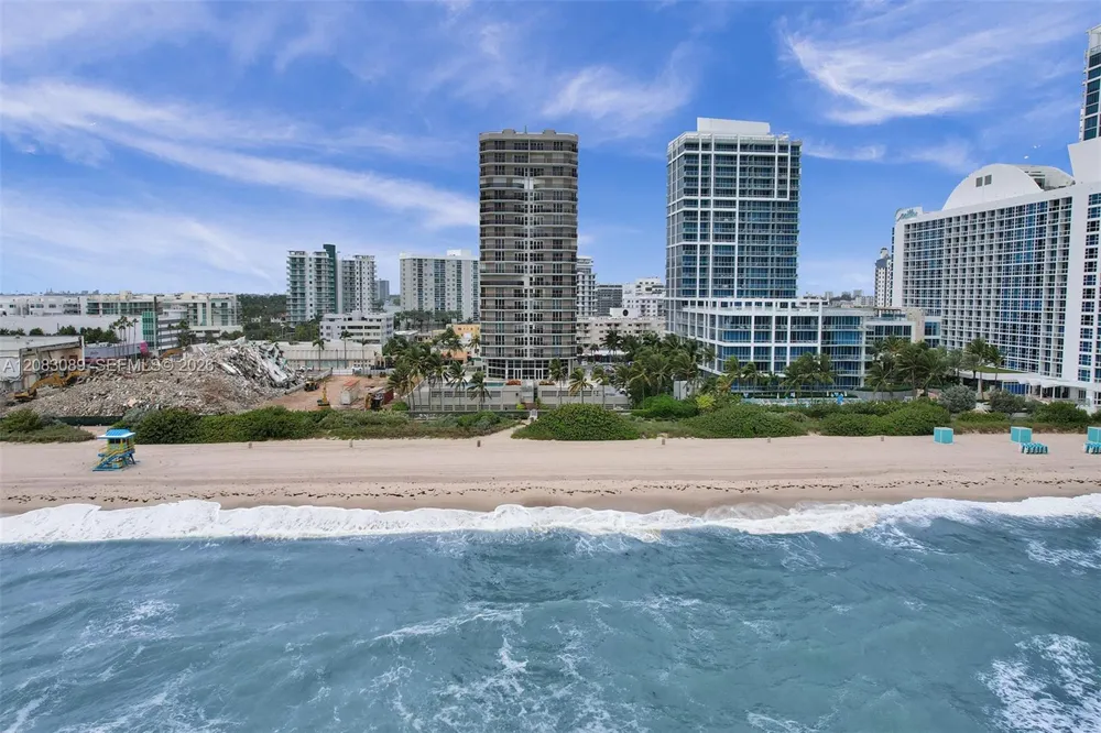 6767 Collins Ave #307 Miami Beach, FL 33141