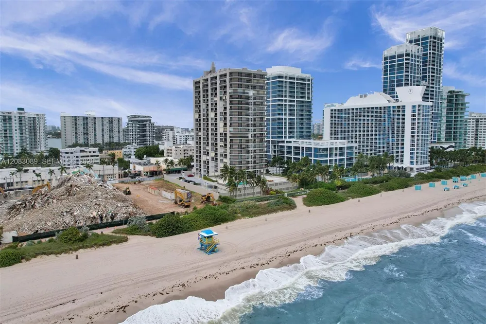 6767 Collins Ave #307 Miami Beach, FL 33141