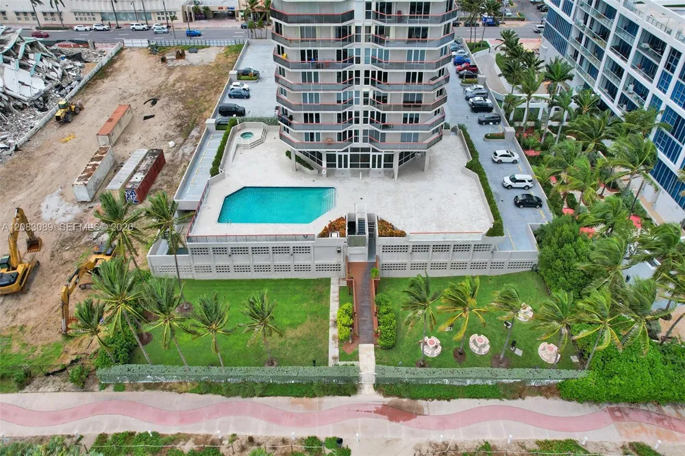 6767 Collins Ave #307 Miami Beach, FL 33141