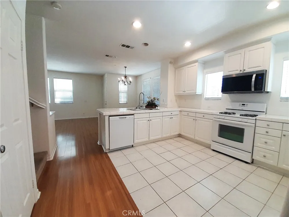76 Bixby Circle Buena Park, CA 90621