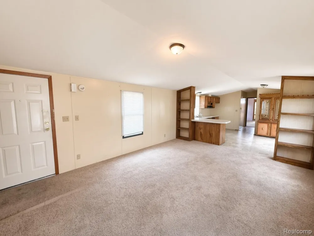 247 Sutherland Drive Highland Charter Township, MI 48357