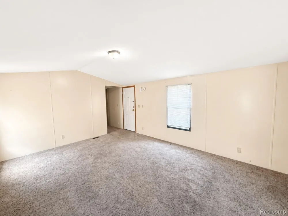 247 Sutherland Drive Highland Charter Township, MI 48357
