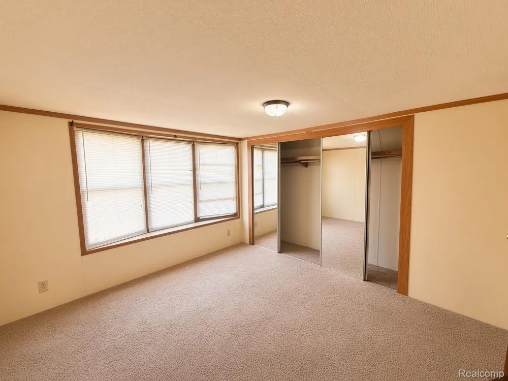 247 Sutherland Drive Highland Charter Township, MI 48357