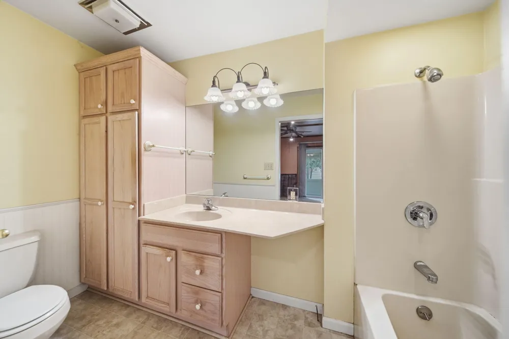 5056 Lakeshore Drive Summit Township, MI 49203