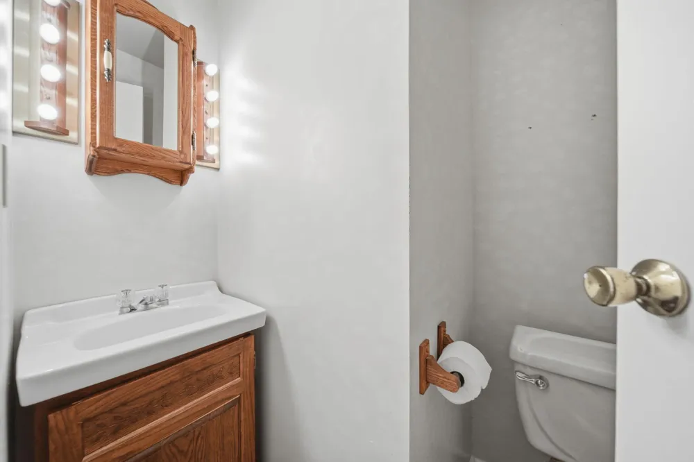 5056 Lakeshore Drive Summit Township, MI 49203