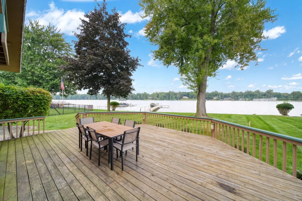 5056 Lakeshore Drive Summit Township, MI 49203