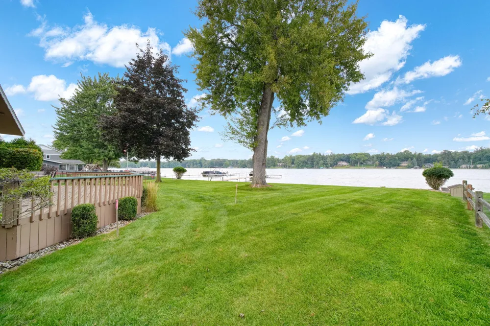 5056 Lakeshore Drive Summit Township, MI 49203