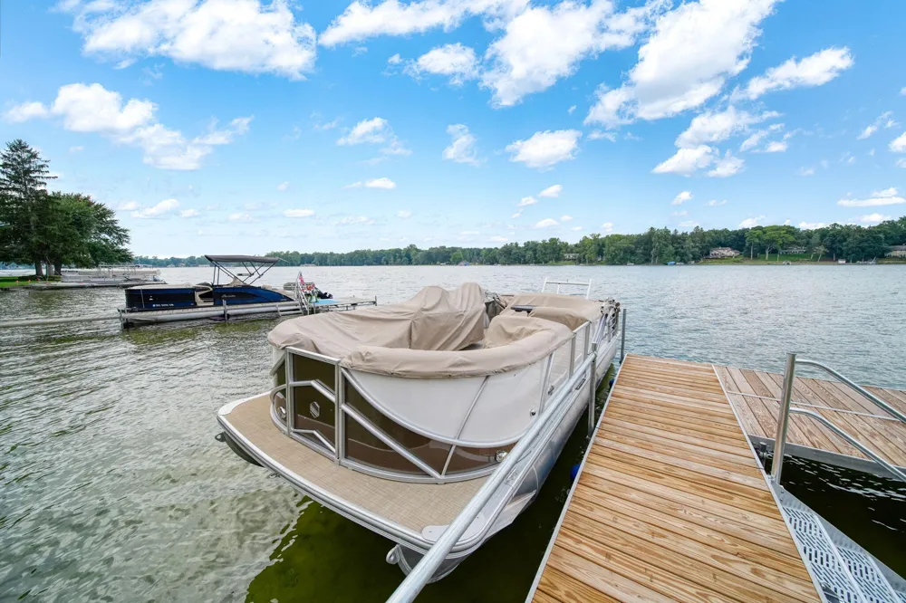 5056 Lakeshore Drive Summit Township, MI 49203
