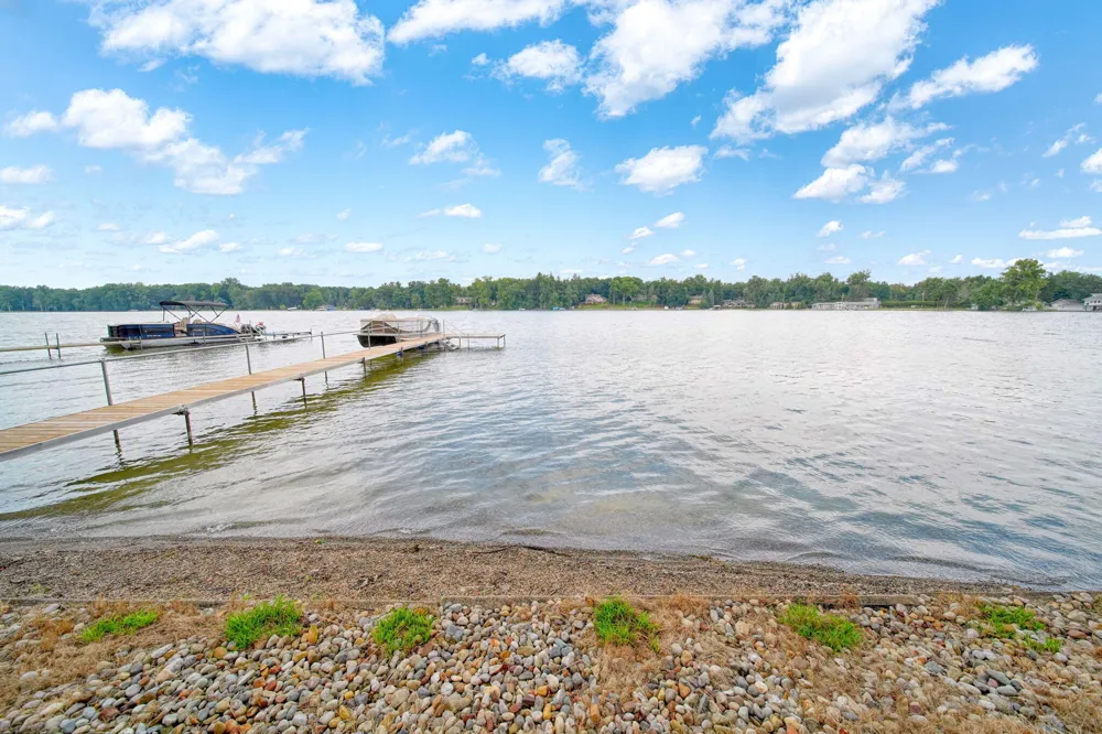 5056 Lakeshore Drive Summit Township, MI 49203