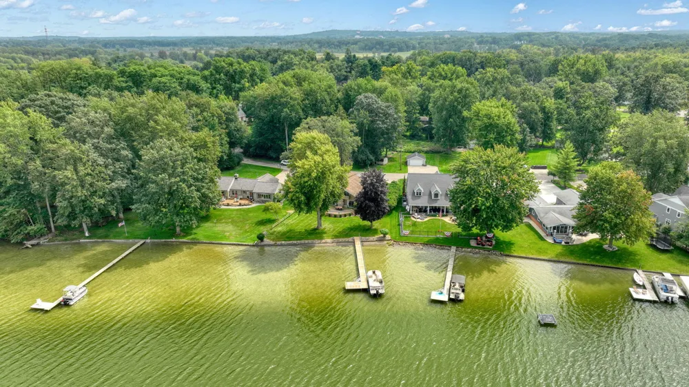 5056 Lakeshore Drive Summit Township, MI 49203