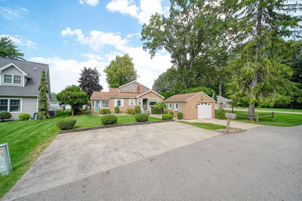 5056 Lakeshore Drive Summit Township, MI 49203