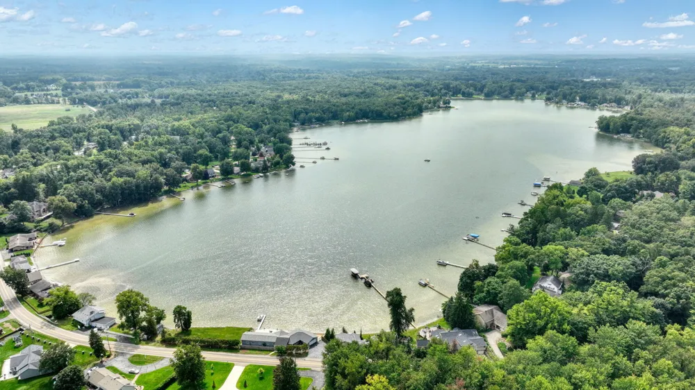 5056 Lakeshore Drive Summit Township, MI 49203