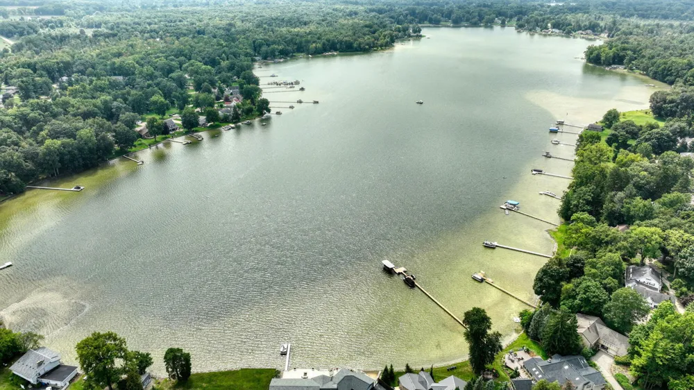 5056 Lakeshore Drive Summit Township, MI 49203