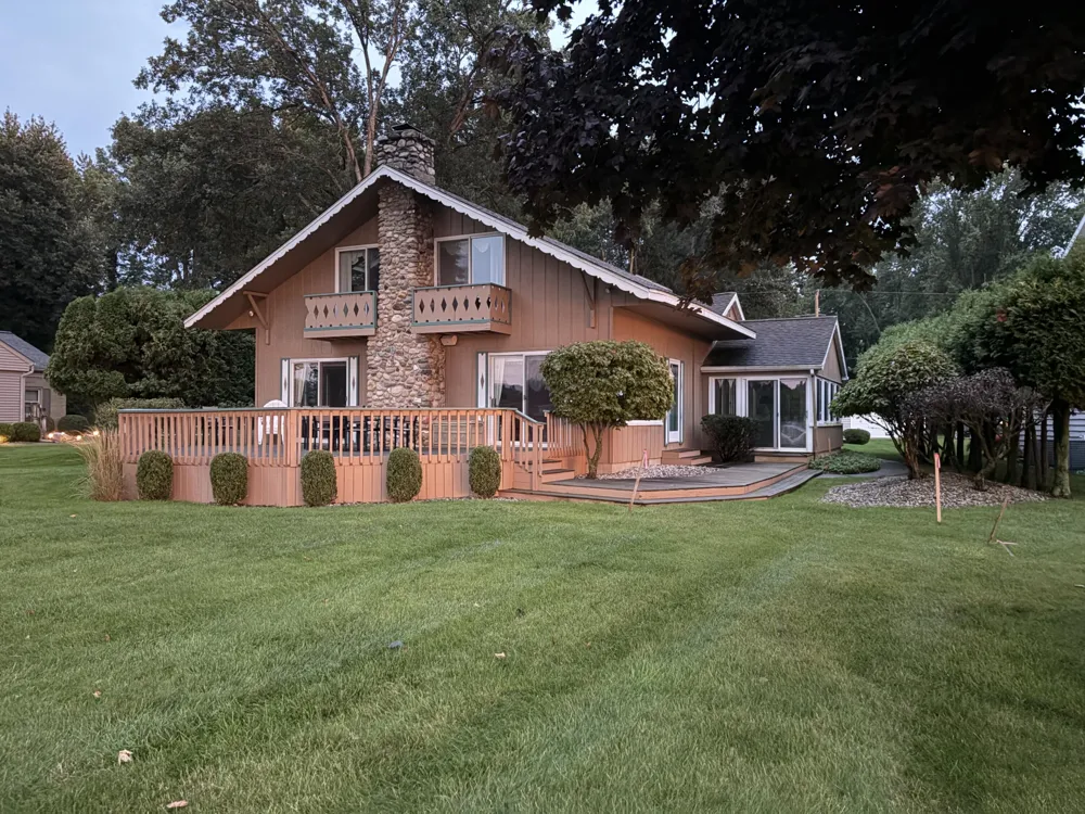 5056 Lakeshore Drive Summit Township, MI 49203